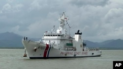 Kapal Garda Pantai Filipina, BRP Teresa Magbanua, bersiap untuk berlabuh di Puerto Princesa, Provinsi Palawan, Filipina, 15 September 2024. (Foto: Garda Pantai Filipina via AP)