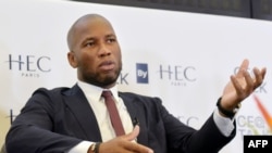 Didier Drogba lors d'un événement organisé par l'école internationale de commerce HEC Paris à Abidjan, le 12 septembre 2019. (Photo by Sia KAMBOU / AFP)