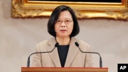 Presiden Taiwan Tsai Ing-wen menyampaikan sambutan Tahun Baru di Taipei, Taiwan, 1 Januari 2019.