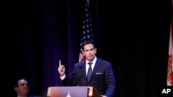 资料照片：共和党籍参议员鲁比奥在论坛俱乐部的一次会议上讲话。(2019年8月21日)