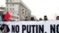 Pro- and Anti-Putin Rallies Draw Mass Turnouts in Moscow
