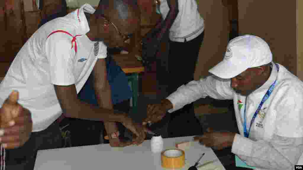 Ana gudanar da zabubbukan majalisu da kananan hukumomi a Burundi.