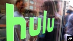 Logo Hulu pada jendela di Studio Milk, New York, 27 Juni 2015.