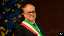 روبرتو گوالتییِری، شهردار رم (ارشیو)