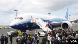 Pesawat jet komersial terbaru andalan Boeing, Boeing 787 Dreamliner. Boeing memperkirakan pasar pesawat penumpang yang makin besar di India seiring pertumbuhan ekonomi yang pesat.
