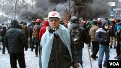 Kiyev Maydonida ukrainaliklar bilan Yanukovich tuzumiga qarshi kurashgan o'zbekistonlik yigit Shavkat Muhammadqulov 