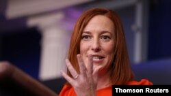 젠 사키 백악관 대변인이 21일 백악관에서 정례 기자 브리핑을 하고 있다. 