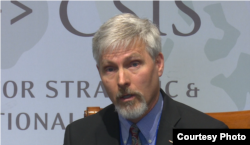 美国国防部太空政策顾问海斯 (美国之音黎堡拍摄 )