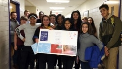 [뉴스풍경 오디오] 미국 내 예술학교, 탈북자 구출기금 마련 카드 제작