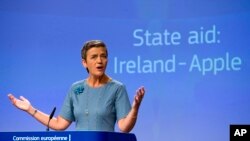 Komisaris Kompetisi Uni Eropa Margrethe Vestager dalam konferensi pers di markas besar Uni Eropa di Brussels, 30 Agustus 2016 (AP Photo/Virginia Mayo)