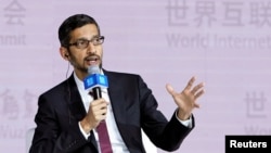 谷歌CEO桑德尔·皮查伊在中国乌镇出席第四届世界互联网大会时讲话。（2017年12月3日）