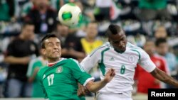 Menyundul bola yang dilakukan berulangkali, terhadap bola yang bergerak dengan kecepatan hingga 80 kilometer per jam, bisa mengakibatkan kerusakan otak (foto: dok). 