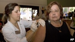 Suntikan vaksin flu (flu shot) di Amerika mempunyai tingkat efektivitas sekitar 70 persen dalam mencegah penyakit flu (foto: dok).