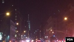 'Yan sanda da ;yan kwana-kwana ne suka yi ca kan unguwar Chelsea inda fashewar ta auku a adaren Asabar.