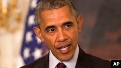 គោលនយោបាយ​របស់​លោក ​អូបាម៉ា ក្នុង​ការ​​កាត់​បន្ថយ​រយៈ​ពេល​ជាប់​ពន្ធនាគារនឹង​ជួយ​ដល់​​មនុស្ស​៦១​នាក់។ ជាង​ពាក់​កណ្តាល​នៃ​អ្នក​ទាំង​នេះ​​ត្រូវ​បាន​កាត់​ទោស​ឲ្យជាប់​ពន្ធនាគារ​អស់​មួយ​ជីវិត។