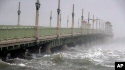 2016年10月7日飓风马修冲击美国东南部的佛罗里达州。