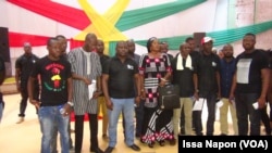 Les leaders de la coalition et leurs entourages à Ouagadougou, Burkina, le 28 mai 2017. (VOA/Issa Napon)