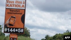 Un panneau à l'entrée de la ville de Katiola, Côte d’Ivoire, 6 septembre 2017.