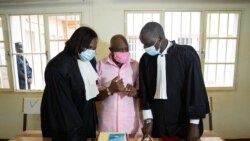 តួអង្គភាពយន្ត Hotel Rwanda បង្ហាញខ្លួននៅតុលាការ ខណៈអ្នកគាំទ្ររិះគន់ថាជា «សវនាការបង្គ្រប់កិច្ច»