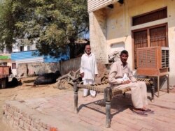 Villages in North India are lending support to a massive farmers protest being held on the outskirts of Delhi. (Anjana Pasricha/VOA)