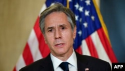 Menteri Luar Negeri AS Antony Blinken berpidato di depan media setelah pembicaraan tertutup pagi hari antara Amerika Serikat dan China setelah pertemuan dua hari mereka di Anchorage, Alaska pada 19 Maret 2021. (Foto: AFP)