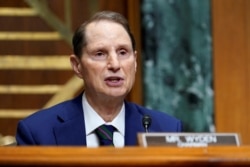 资料照片：美国参议院金融委员会主席、来自俄勒冈州的民主党籍参议员怀登。（路透社）