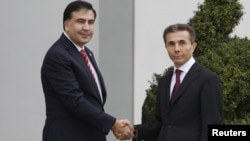 პრეზიდენტი და მომავალი პრემიერი არჩევნების შემდეგ ერთმანეთს პირველად შეხვდნენ