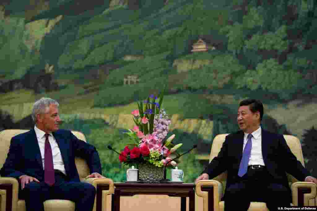 U.S. Secretary of Defense Chuck Hagel met with Chinese President Xi Jinping, Beijing, China, April 9, 2014. (Department of Defense) &nbsp;