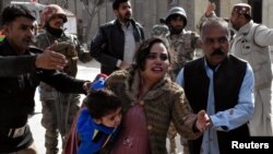 حادثے کا شکار ٹرین تائیوان کے دارالحکومت تائیپی سے جنوب مشرقی شہر تیتونگ جاتے ہوئے تاروکو گورج نامی علاقے کے نزدیک ایک ٹرک سے ٹکرا گئی۔ یہ ٹرک نزدیک ہی جاری تعمیراتی کام کے مقام سے لڑھکتا ہوا ٹرین کی پٹری پر گر گیا تھا۔