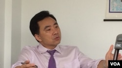 高光俊，纽约执业律师 (美国之音方冰拍摄)