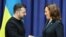 Rais wa Ukraine Volodymyr Zelenskiy na Makau wa rais wa Marekani Kamala Harris