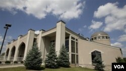 Salah satu masjid di Amerika. Jumlah masjid di AS bertambah secara dramatis sejak insiden 11 September 2001.