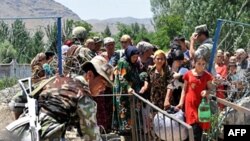 Qirg'iziston: 70 ming qochqin vatanga qaytgan