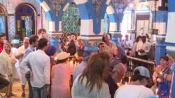 Musulmans et Juifs prient ensemble dans la plus ancienne synagogue d'Afrique