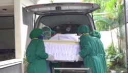 Proses pemakaman menerapkan prosedur yang ketat. (Foto: Humas RS Sardjito)