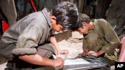 Menurut laporan Komisi HAM Pakistan, tahun 2012 sekitar 10 juta anak di Pakistan terjerumus ke dalam praktik buruh anak (foto: Dok). 