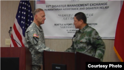 美中两军2015年11月在华盛顿州举行人道救援交流 （美国陆军照片）