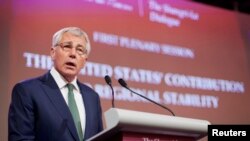 Phát biểu tại Hội nghị Shangri-La, Bộ trưởng Chuck Hagel tố cáo Trung Quốc về các hành động vi phạm, kể cả các hành động chống Philippines và Việt Nam.