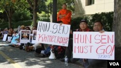 Cambodian-Americans gathered in Washington DC to protest against Prime Minister Hun Sen regime, September 15, 2017. (Say Mony/VOA Khmer)