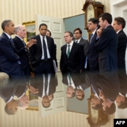 Xorijiy kreditorlar va o’z fuqarolari oldidagi moliyaviy majburiyatlarini doimo vaqtida, a’lo darajada bajarib kelgan Amerika hukumati tarixda ilk bor “defolt” holatiga tushishi, ya’ni qarzni to'lay olmasligi mumkin edi. Eng katta miqdordagi qarzlar Xitoy