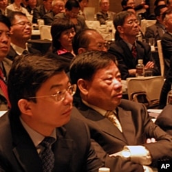 中国社科院台研所所长余克礼(中间者)