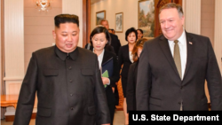 지난 10월 7일 북한을 방문한 마이크 폼페오 미 국무장관이 김정은 북한 국무위원장을 만나 회담했다. 사진출처= 마이크 폼페오 미 국무장관 트위터. 