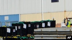 Еден брод го напушти Кипар минатата недела и дистрибуираше помош во Газа, додека други два се очекува да тргнат во наредните денови, во зависност од временските услови