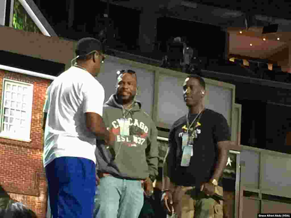 Kungiyar Mawaka Boyz 2 Men A Dandalin Taron Democrats