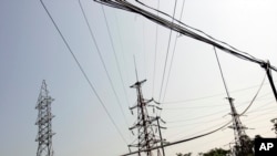 Một phần hệ thống điện ở tỉnh Ninh Bình, Việt Nam (ảnh tư liệu, 2007, AP Photo/Chitose Suzuki).
