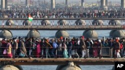 جشنوارۀ مذهبی مها کومب هر ۱۲ سال یکبار برگزار می‌شود