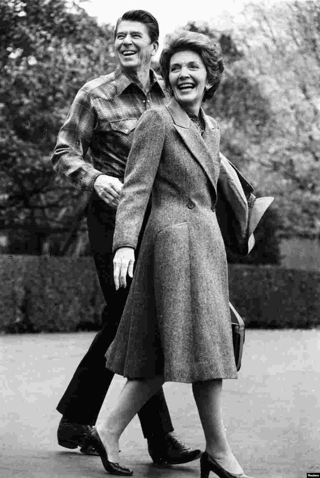 U.S President Ronald Reagan and first lady Nancy Reagan left the White House en route to Bethesda Naval Hospital for the President's physical exam, Oct. 29, 1981.