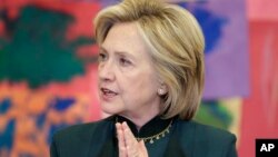 លោកស្រី Hillary Rodham Clinton បេក្ខនារី​សម្រាប់​តំណែង​ប្រធានាធិបតី​មកពី​គណបក្ស​ប្រជាធិបតេយ្យ​ មាន​ប្រសាសន៍​ទៅកាន់​បុគ្គលិក​សុខភាព​ ក្នុង​អំឡុង​ទស្សនកិច្ច​របស់​លោក​ស្រី​ទៅ​កាន់ ​Center For New Horizons កាលពីថ្ងៃទី​២០ ខែឧសភា ឆ្នាំ២០១៥។