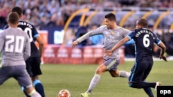 Cristiano Ronaldo du Real Madrid en action lors du match final de la Coupe des champions internationaux, entre le Real Madrid et Manchester City, joué au MCG à Melbourne, Australie, 24 Juillet 2015. epa/ JOE CASTRO AUSTRALIE ET NOUVELLE-ZÉLANDE OUT