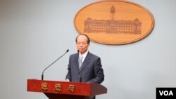 台湾外交部次长侯清山星期五在总统府记者会上说，马英九总统将于3月出访中美洲两国，并过境美国休斯顿和洛杉矶。 （美国之音萧洵摄影）